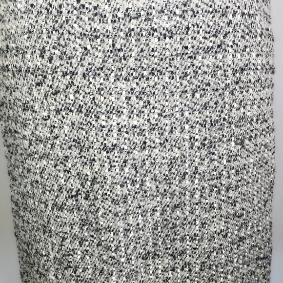 Oscar de la Renta Boucle’ Ruffled Gray Tweed Skirt - Picture 7 of 7